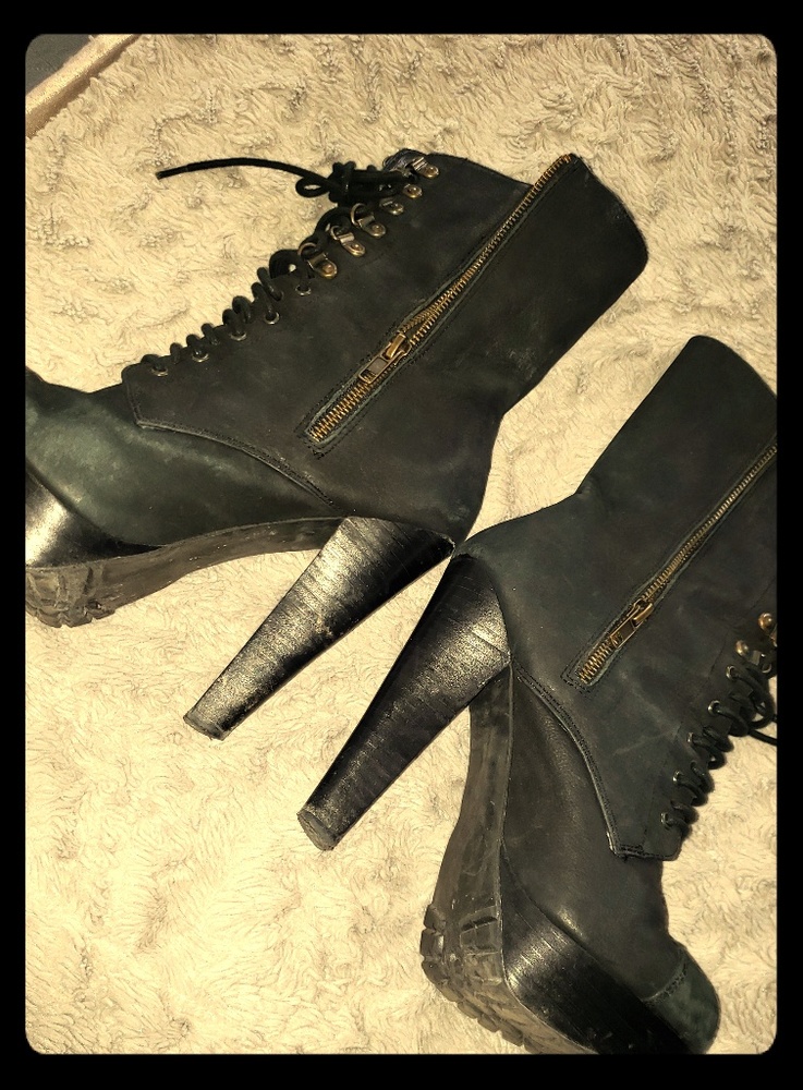 Steve Madden Black Highheeled Boot